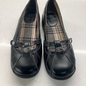 Gitano Black Leather Flats with Plaid Interior
